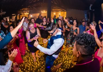 DJ ou banda: saiba qual escolher para o seu casamento
